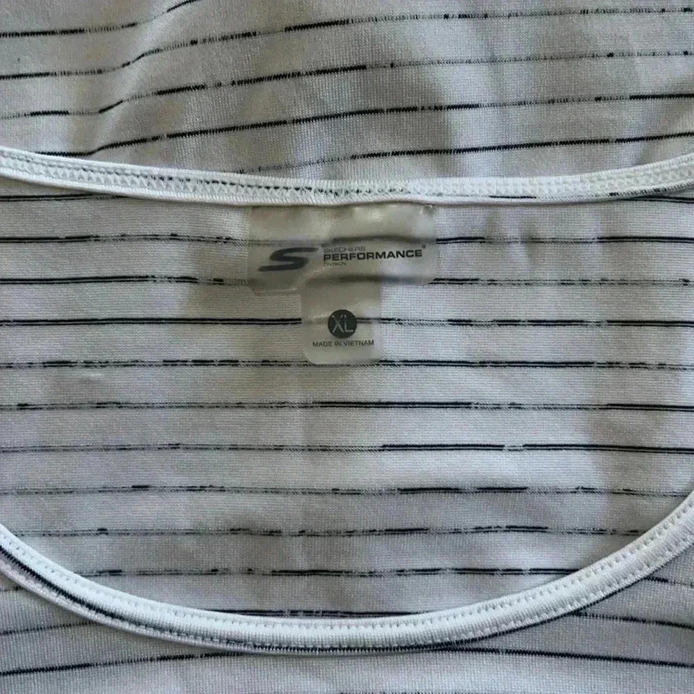 Skechers size xl